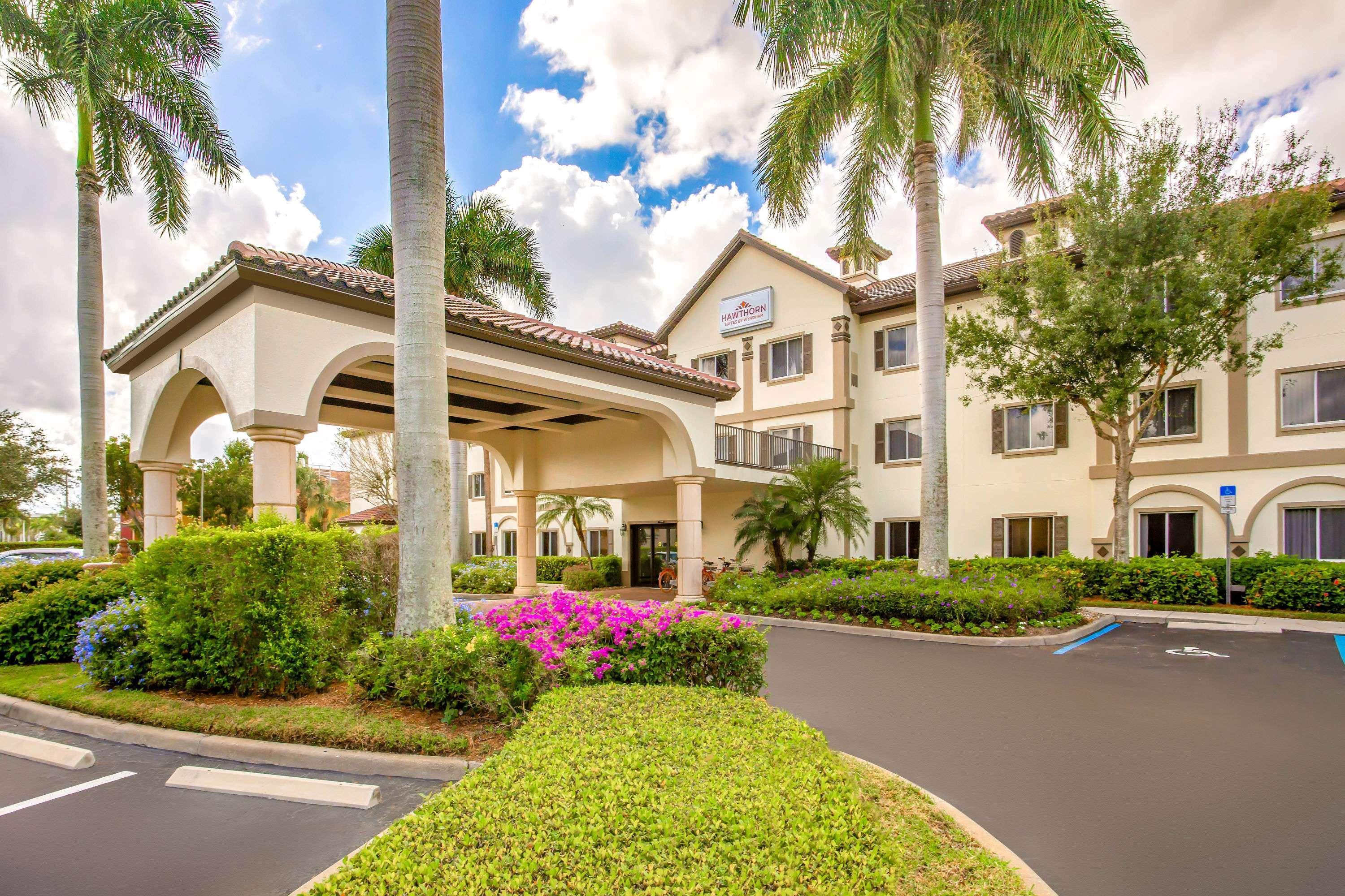 Hawthorn Extended Stay By Wyndham North Naples Exterior foto