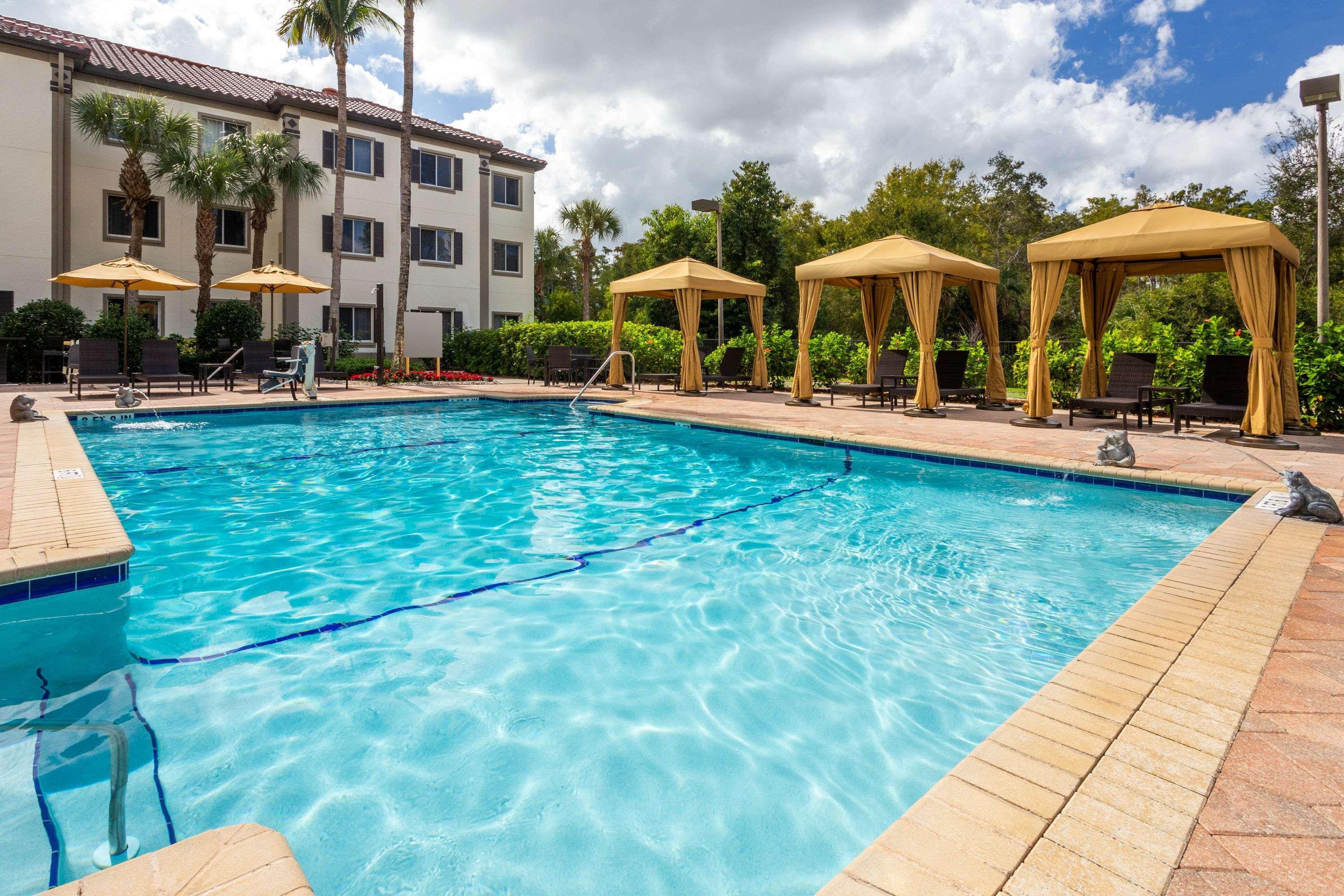 Hawthorn Extended Stay By Wyndham North Naples Exterior foto