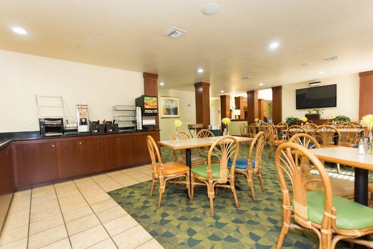 Hawthorn Extended Stay By Wyndham North Naples Exterior foto